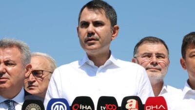 Bakan Kurum,  "Körfezimiz artık nefes alamıyor. Balık ölümleri arttı