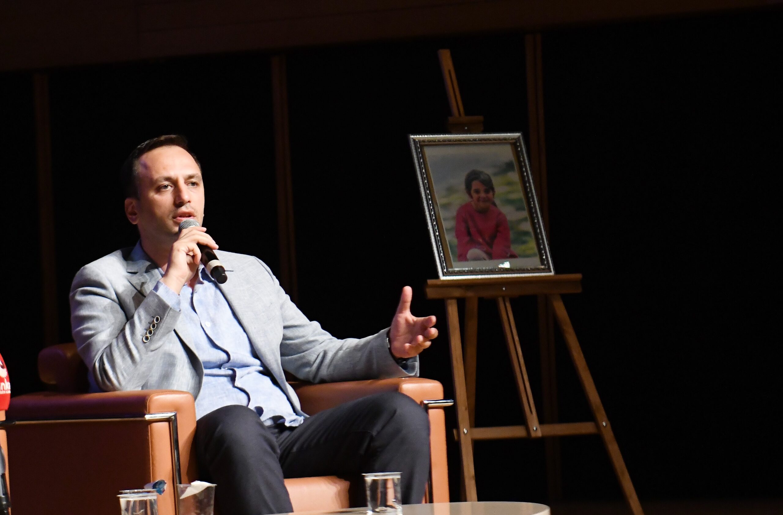 Bornova Belediye Başkanı Ömer Eşki, Demokrat Kadınlar Sosyal Yardım Derneği