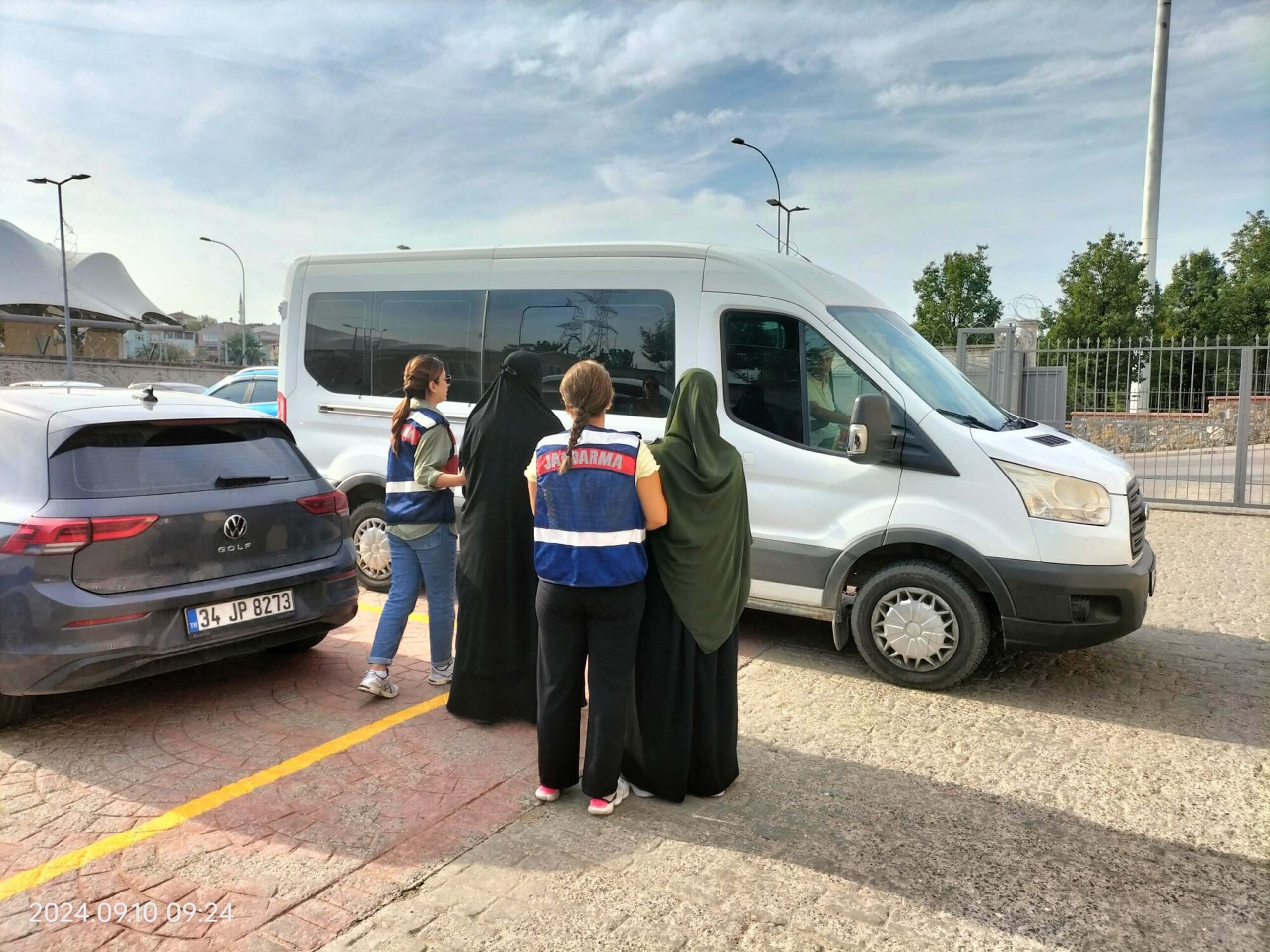 İzmir merkezli 13 ilde DEAŞ silahlı terör örgütüne yönelik operasyonda