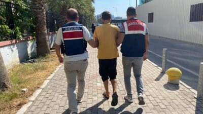 İzmir'in Bayındır ilçesinde PKK/KCK terör örgütüne yönelik düzenlenen operasyonda yakalanan
