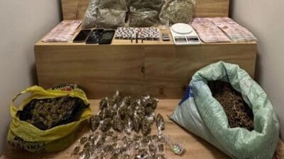 İzmir'in Konak ilçesinde, 'Torbacı' olarak tabir edilen sokak satıcılarının kullandığı