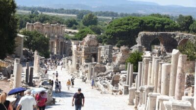 Demokrat Gündem- İzmir, 2024 yılının ilk 7 ayında turizmde önemli