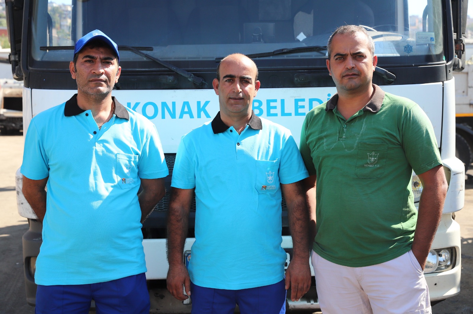Konak Belediyesi’nin Kemeraltı’nda görev yapan Temizlik İşleri Müdürlüğü personeli, gece