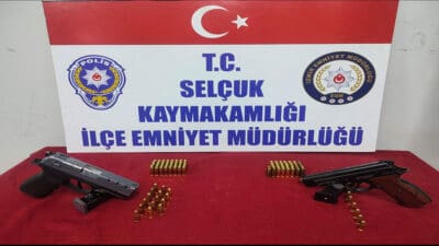 Selçuk İlçe Emniyet Müdürlüğü ekipleri, şüpheli 4 kişinin üzerinde yaptığı