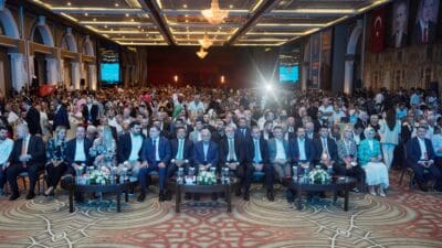 AK Parti İzmir İl Danışma Meclisi'nde Çarpıcı Mesajlar ve Sert