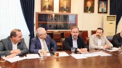 İzmir Körfezi’nde yaşanan çevre felaketinin çözümüne yönelik yürütülen çalışmalara Ege