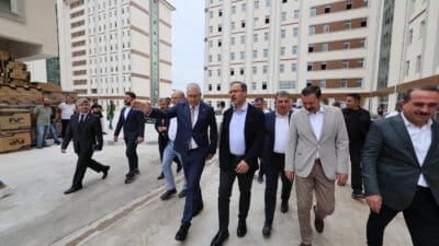 Önceki dönem Gençlik ve Spor Bakanı, AK Parti İzmir milletvekili