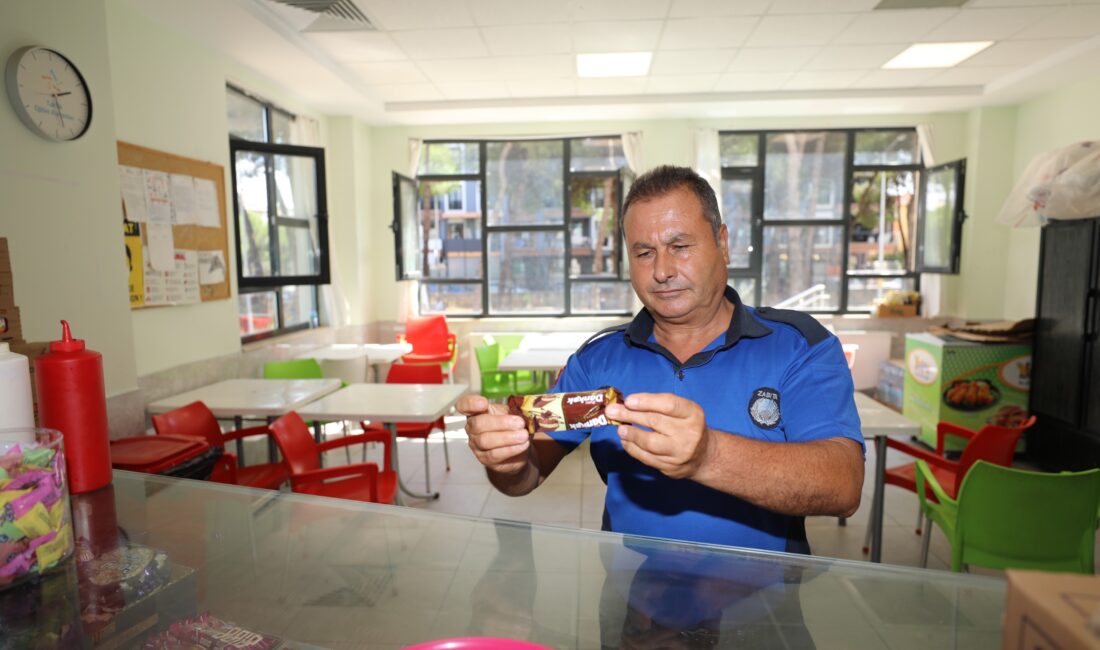 Menderes Belediyesi tarafından okullarda kantin denetimi yapılıyor.
