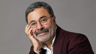 İzmir Büyükşehir Belediyesi tarafından düzenlenen İzmir Sanat Söyleşileri’nin ilk konuğu