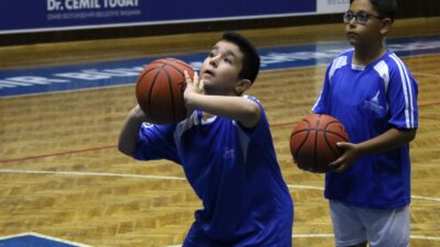 İzmir Büyükşehir Belediyesi’nin spor okullarında kış dönemi 23 Eylül’de başlıyor.