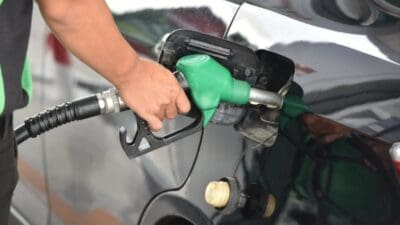 Salı günü itibarıyla benzinin litre fiyatına 1 lira 20 kuruş