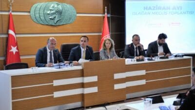 Bornova Belediyesi Eylül Ayı Olağan Meclis Toplantısı'nın birinci oturumunda, Devlet