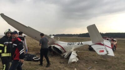 Bursa'nın Yenişehir ilçesinde bir eğitim uçağının düşmesi sonucu öğretmen pilot