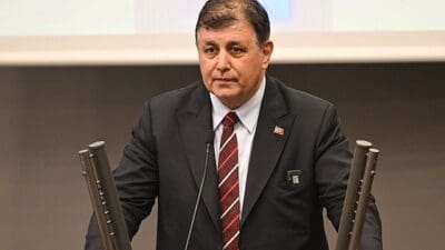 İzmir Büyükşehir Belediyesi’nin Eylül ayı olağan meclis toplantısında Belediye Başkanı