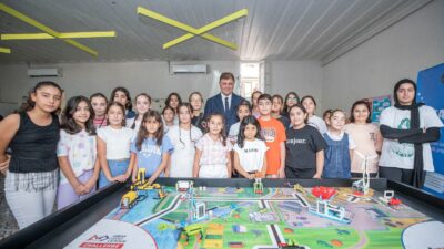 İzmir Büyükşehir Belediye Başkanı Dr. Cemil Tugay, 6-13 yaş arasında