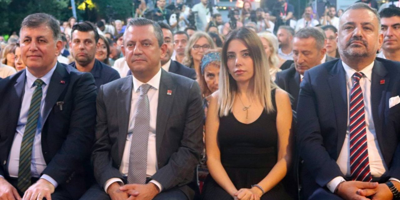 Demokrat Gündem- Cumhurbaşkanı Recep Tayyip Erdoğan’ın, CHP lideri Özgür Özel’in
