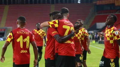 Süper Lig’de sezonun ilk üç maçında berabere kalan Göztepe, cezası