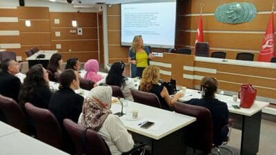 Bornova Belediyesi, ilçedeki kadın muhtarlara “İklim Adaletini Yönetmede Kadın Mahalle