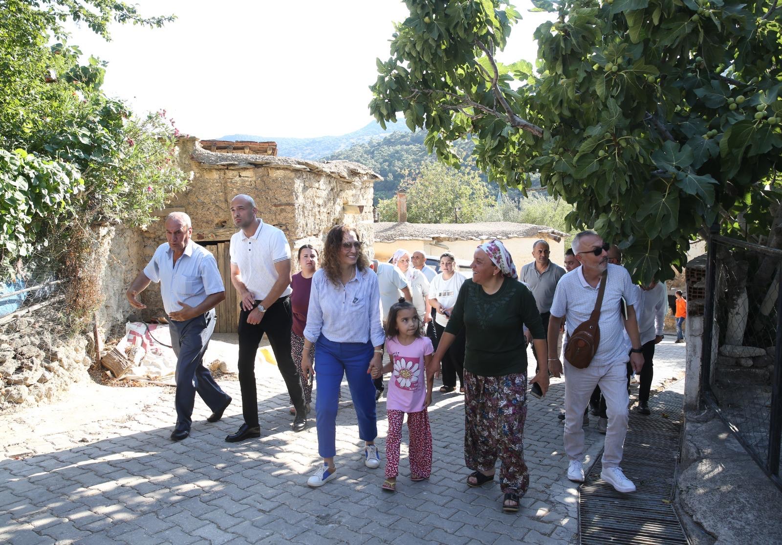 Yamanlar’da yaşanan tarihi yangın felaketinin izlerini silmeye çalışan Karşıyaka Belediyesi, dayanışmayı büyütmek ve yerelde