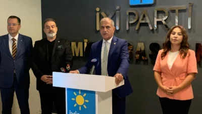 İYİ Parti İzmir Milletvekili Hüsmen Kırkpınar, partisindeki son istifalar hakkında