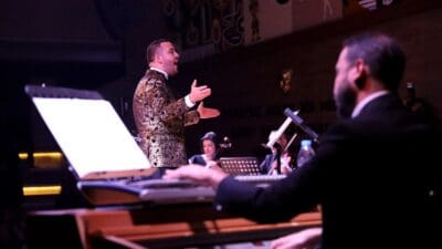 Karşıyaka Belediyesi, İzmir’in kurtuluşunun 102’nci yıl dönümünü coşku dolu bir