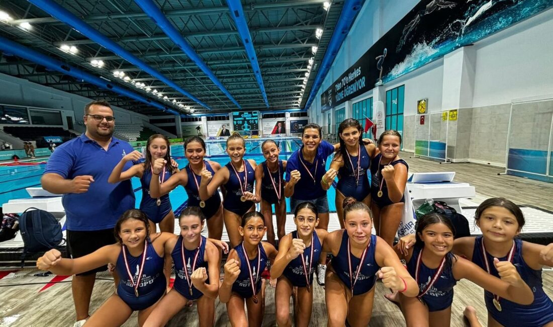 İzmir Büyükşehir Belediyesi Spor Kulübü Sutopu takımı, U12 Kadınlar Festival’inde