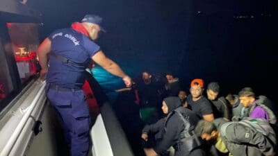 Aydın’ın Kuşadası ilçesi açıklarında, Sahil Güvenlik Komutanlığı ekipleri 16 Eylül
