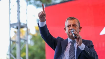 Demokrat Gündem- CHP Genel Başkanı Özgür Özel, Bornova’daki toplu temel