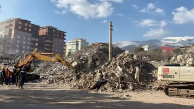 Demokrat Gündem- Kahramanmaraş depremlerinde 150 kişinin hayatını kaybettiği Palmiye Sitesi’nin