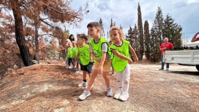 Bornova Belediyesi, yanan ormanların yeniden yeşermesi için hazırlanan tohum toplarını