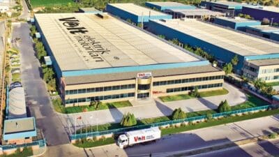 440 ülkede faaliyet gösteren, 17 ülkede fabrikaları bulunan ve 45.000’den