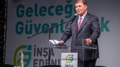 İzmir Büyükşehir Belediye Başkanı Dr. Cemil Tugay, inşaat sektörünün temsilcilerini