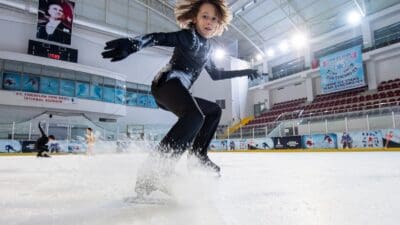 İzmir Büyükşehir Belediyesi Buz Sporları Salonu, 14 Ekim'de yeni sezon