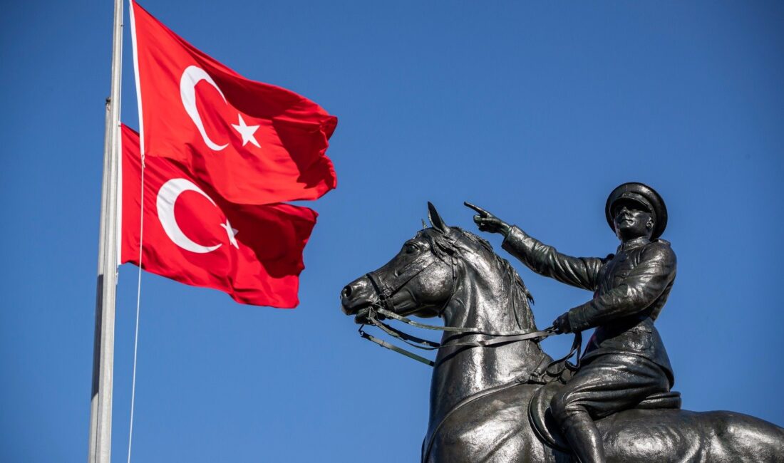 Cumhuriyet Bayramı’nın 101’inci yıl kutlamaları, İzmir’de “Cumhuriyet her yerde” sloganı