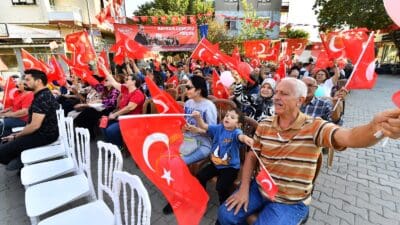 Cumhuriyet Bayramı’nın 101’inci yılı İzmir'de coşkuyla kutlanıyor. İzmir Büyükşehir Belediyesi’nin