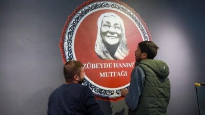 Karşıyaka Belediyesi tarafından Cumhuriyet Bayramı etkinlikleri kapsamında düzenlenen “Zübeyde Hanım’ın