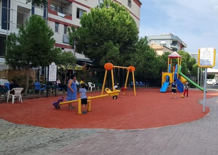 İzmir Büyükşehir Belediyesi, park ve spor alanlarını daha sağlıklı, güvenli