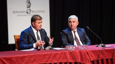 İzmir Büyükşehir Belediye Başkanı Dr. Cemil Tugay, ilçelerin istek ve