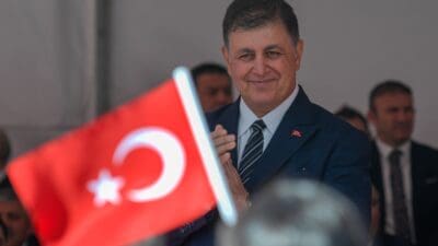 İzmir’de düzenlenen Türkiye Cumhuriyeti’nin 101’inci yılı kutlamaları İzmir Valiliği’nde başladı,