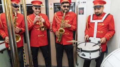 İzmir, Türkiye Cumhuriyeti’nin 101’inci kuruluş yıl dönümünü etkinliklerle kutlamaya devam