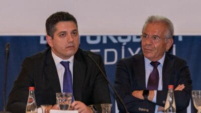 İzmir Ekonomik Kalkınma Koordinasyon Kurulu’nun (İEKKK) 130’uncu toplantısında bayrak değişimi