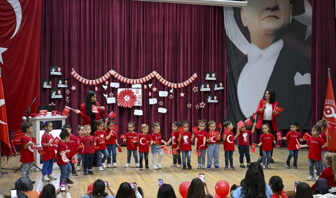 Bornova Belediyesi’nin ilçenin 12 noktasında hizmet verdiği Çocuk Oyun ve