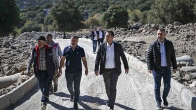 Bornova Belediyesi, kırsal mahallelerin de ulaşım sorunlarını çözmek amacıyla başlattığı