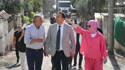 Bornova Belediyesi, ilçenin dört bir yanında yürüttüğü asfalt serim çalışmalarına