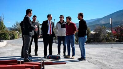 Bornova Belediye Başkanı Ömer Eşki, Kızılay Mahallesi’nde yoğun biçimde devam