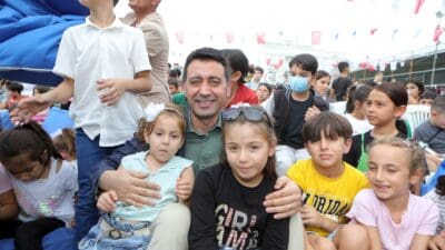 Bayraklı Belediyesi tarafından Gümüşpala Mahallesi Pazar Yeri halı sahasında gerçekleştirilen