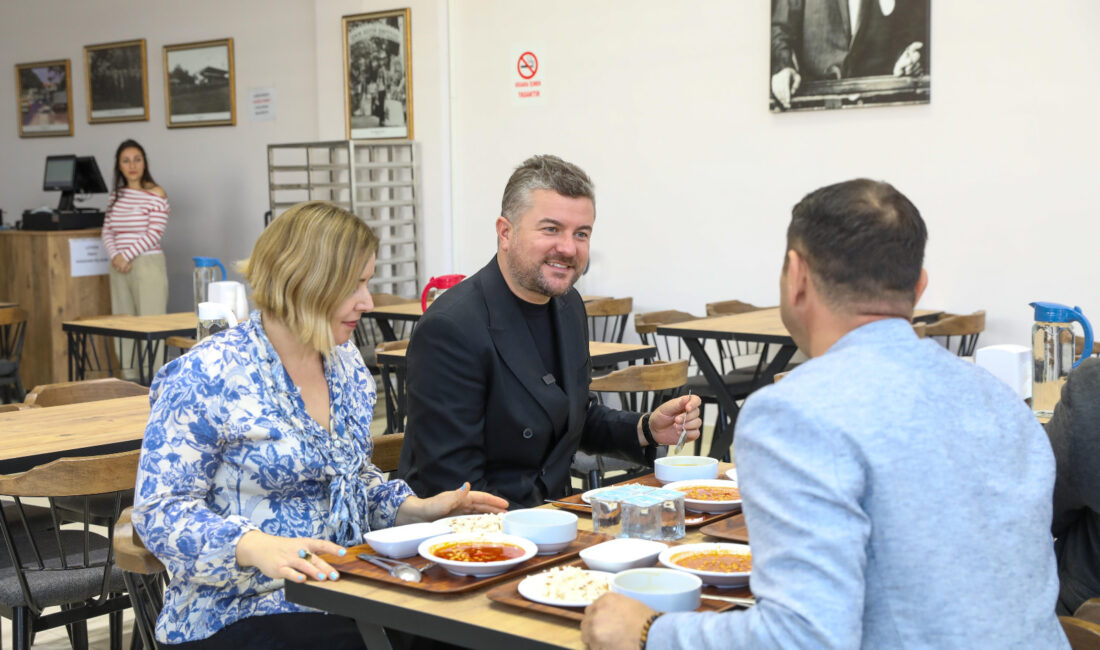 Buca Belediye Başkanı Görkem Duman, Mustafa Kemal Mahallesi'nde hizmet verecek
