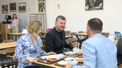 Buca Belediye Başkanı Görkem Duman, Mustafa Kemal Mahallesi'nde hizmet verecek