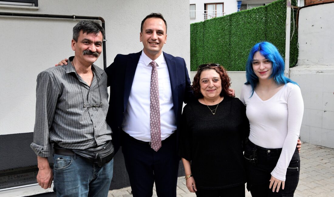 Bornova Belediyesi, Tarihi Çarşı’da 100. Yıl Yüksek Öğrenim Kız Öğrenci