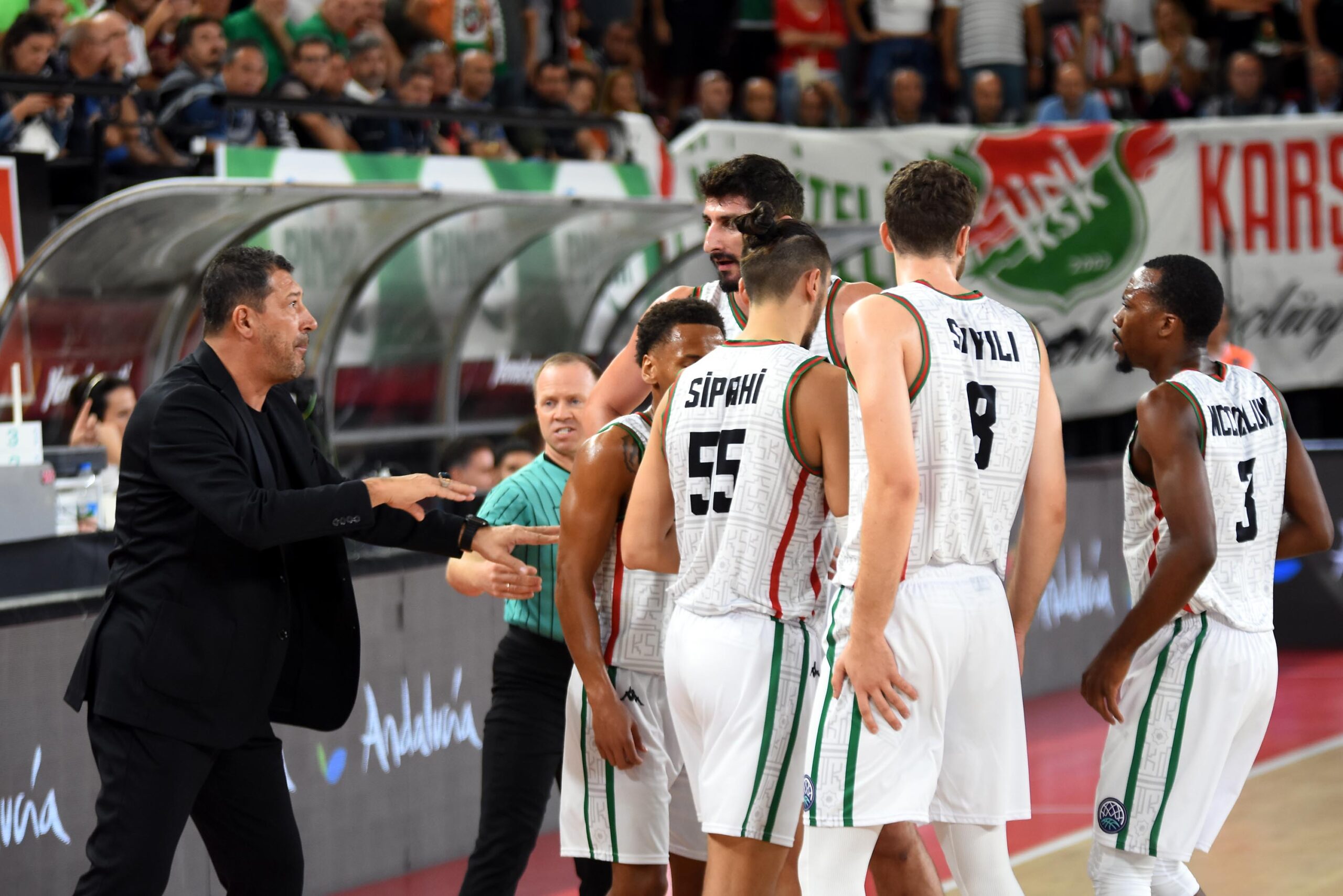 İzmir temsilcisi Karşıyaka, Basketbol Şampiyonlar Ligi'nde yeni sezonun ilk maçında,